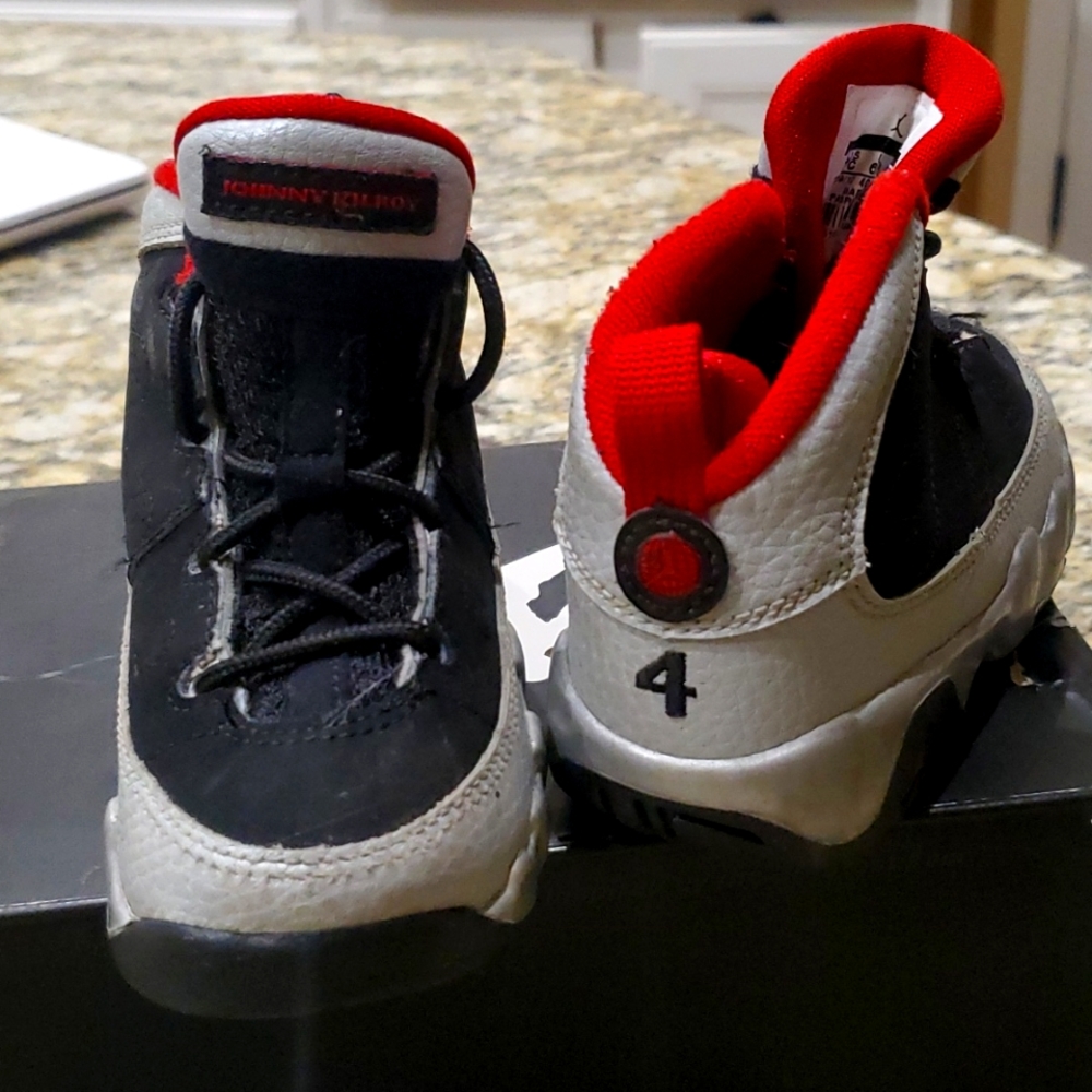 Air Jordan 9 Retro TD 'Johnny Kilroy'